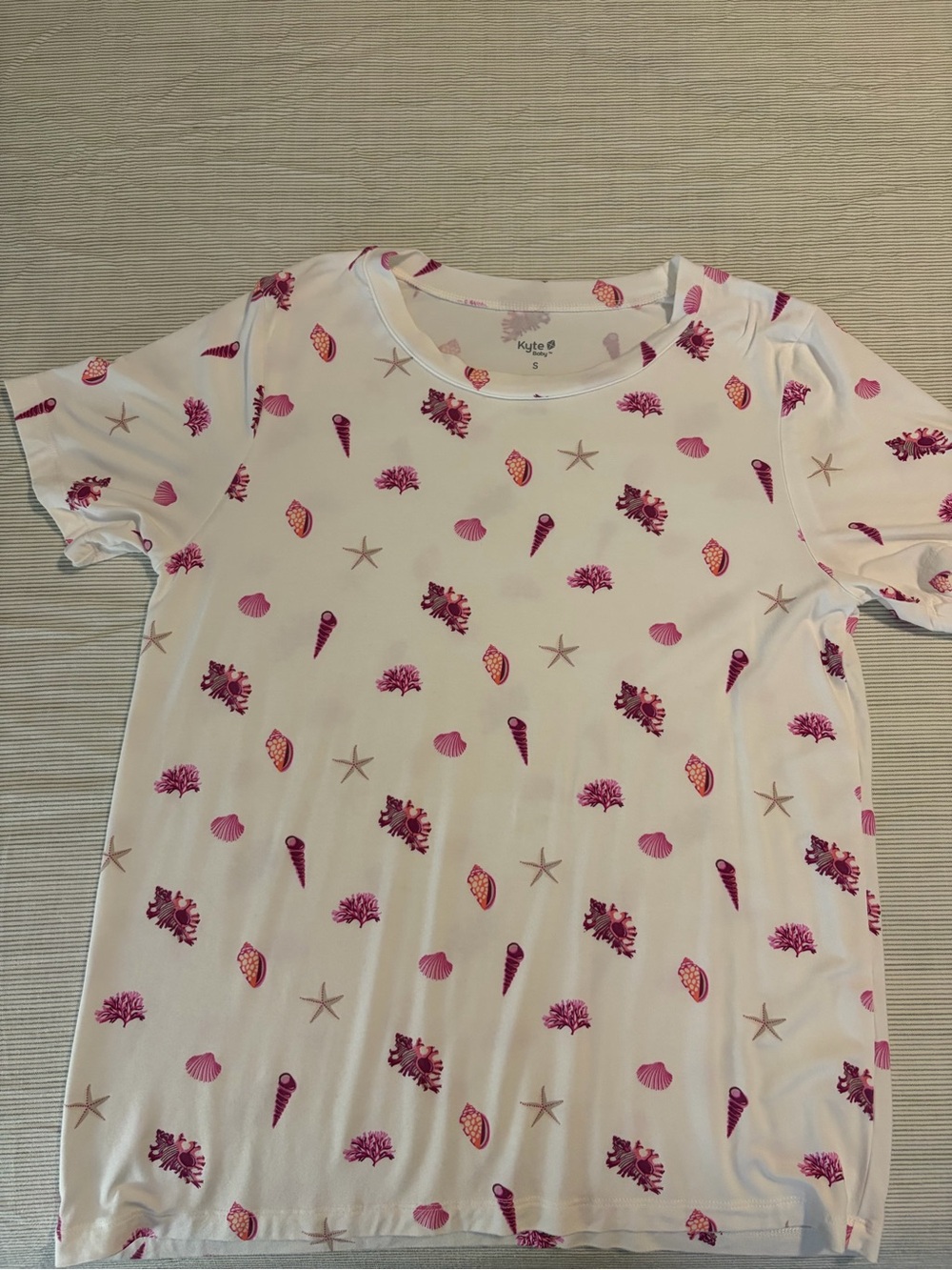 Pink & White Seashell Print Short Sleeve Top
